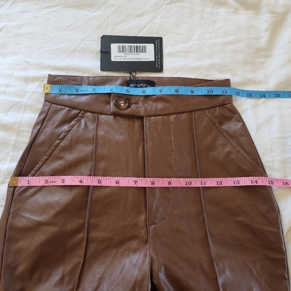 PRETTYLITTLETHING Chocolate Faux Leather Pintuck Detail Straight Leg Pants sz 00 - Picture 6 of 9